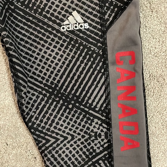 Adidas Team Canada capris leggings. Size small - Picture 5 of 6